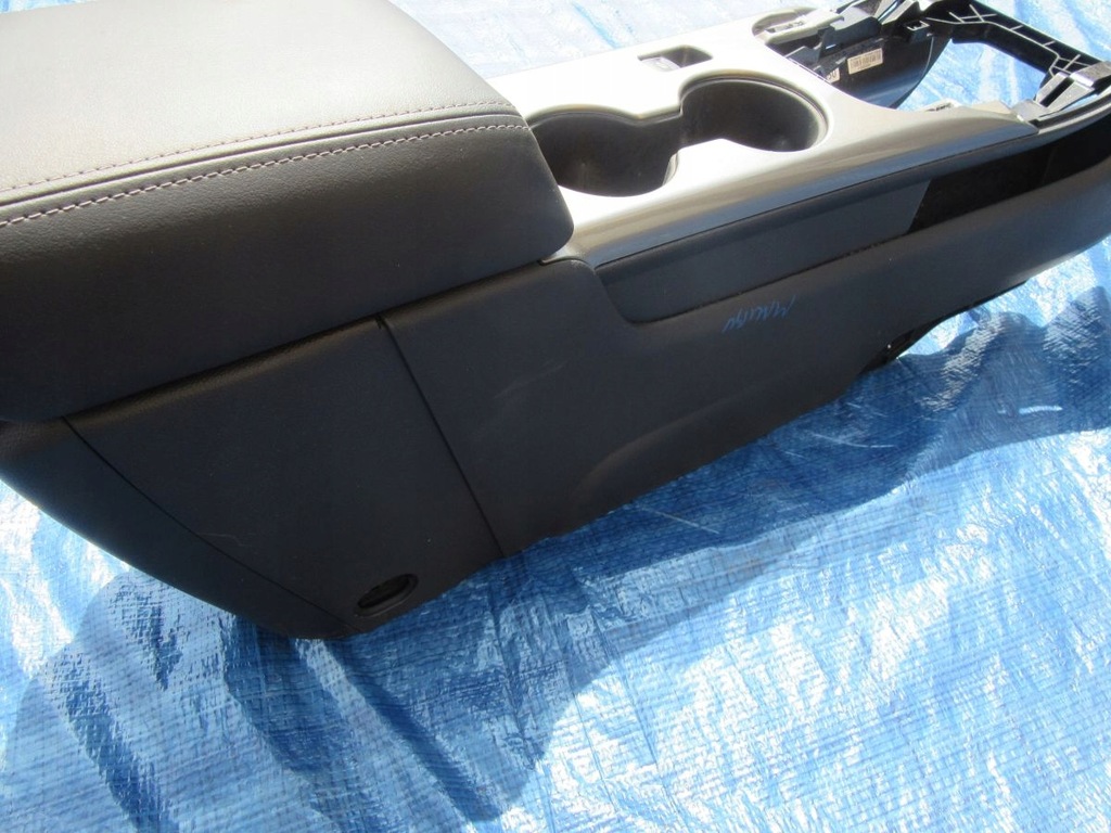 фото №7, Malibu 2012 туннель средний подлокотник кожа eu