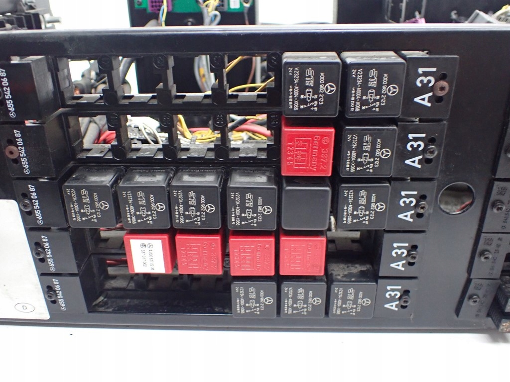 фото №8, Корпус коробка запобіжників mercedes benz intouro atego a0008211457