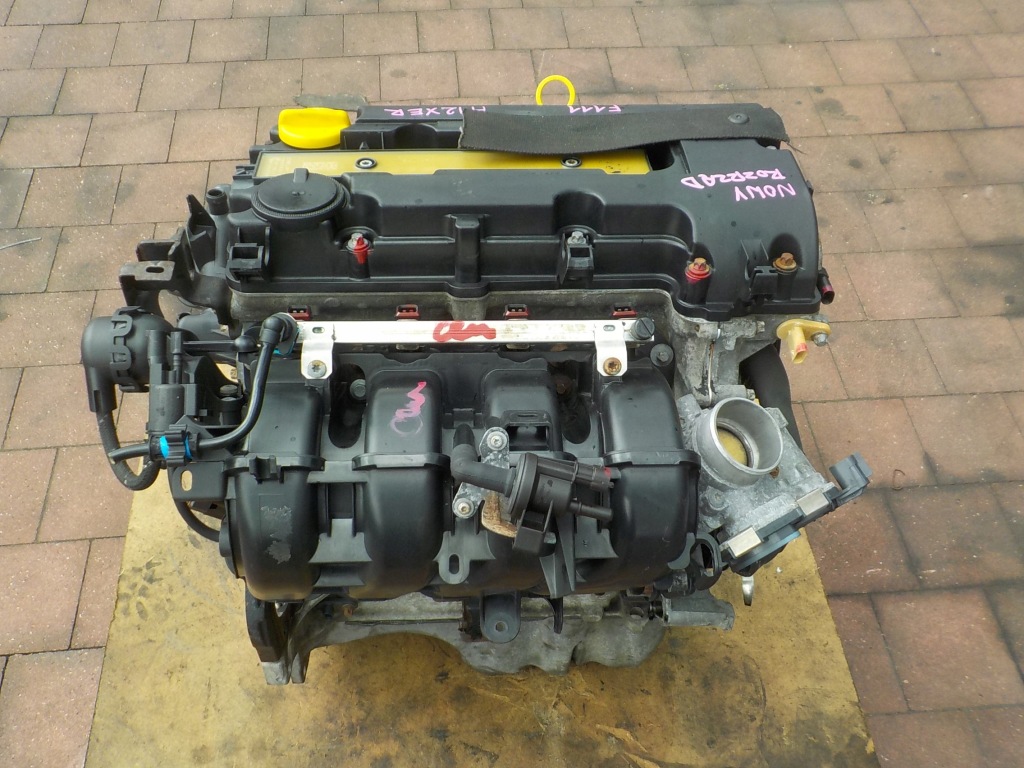 Opel corsa e d adam 1.2 16v 86km двигатель комплектный  a12xer film с Разборки