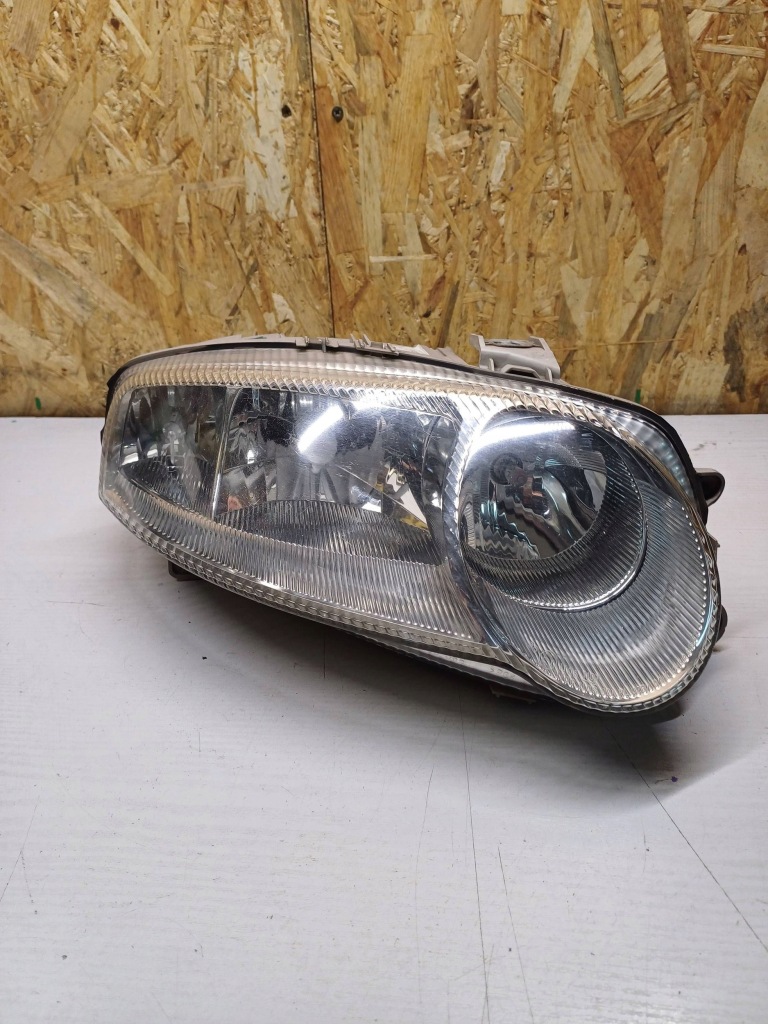 Купити Лампа права перед eu 0301186204 alfa romeo 147