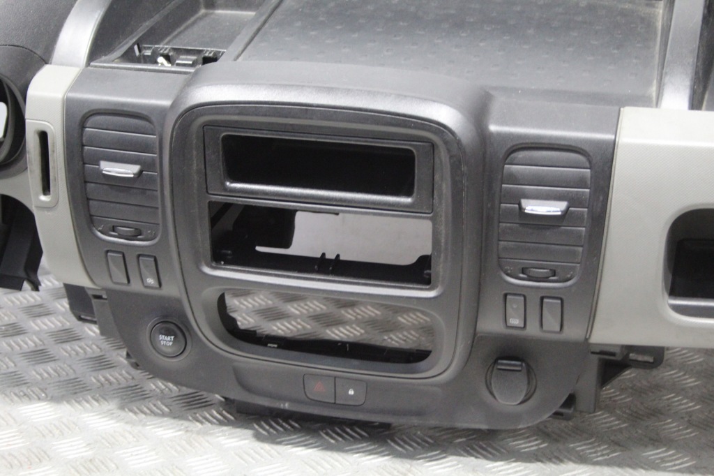 фото №4, Панель приладів консоль trafic iii 3