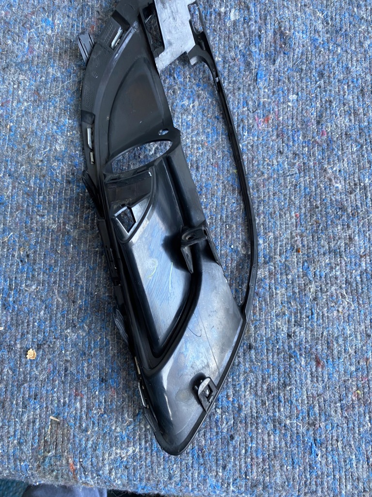 Opel astra j iv рестайлинг  решётка бампера левая Недорого