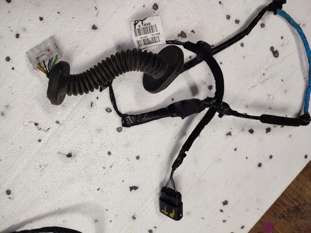 фото №1, Hyundai i20 ii 14- 5d джгут двері права задня