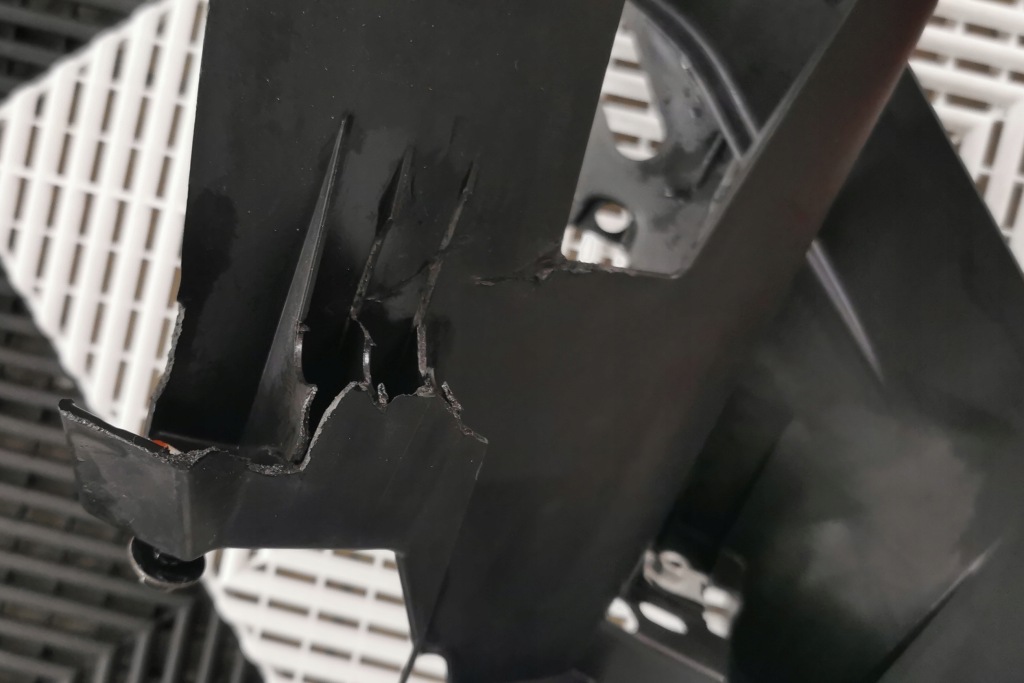 Панель фары кронштейн правое lamy abarth fiat 124 spider в Украине