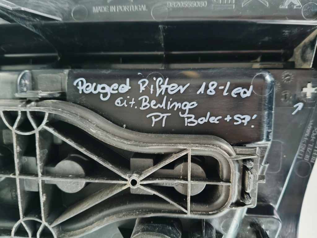 Фара правый  задняя citroen berlingo iv 18- rifter led под крышке Киев