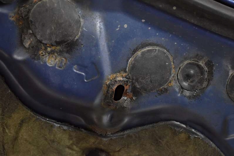 фото №14, Капот крышка двигателя niebieska mazda premacy 1 i cp 99-01