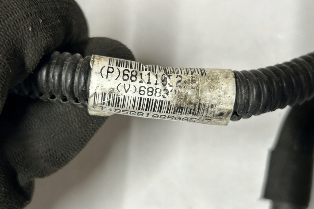 фото №9, Клемма плюсовая jeep cherokee kl 68111052ae 2.4l бензиновый 135kw 2015