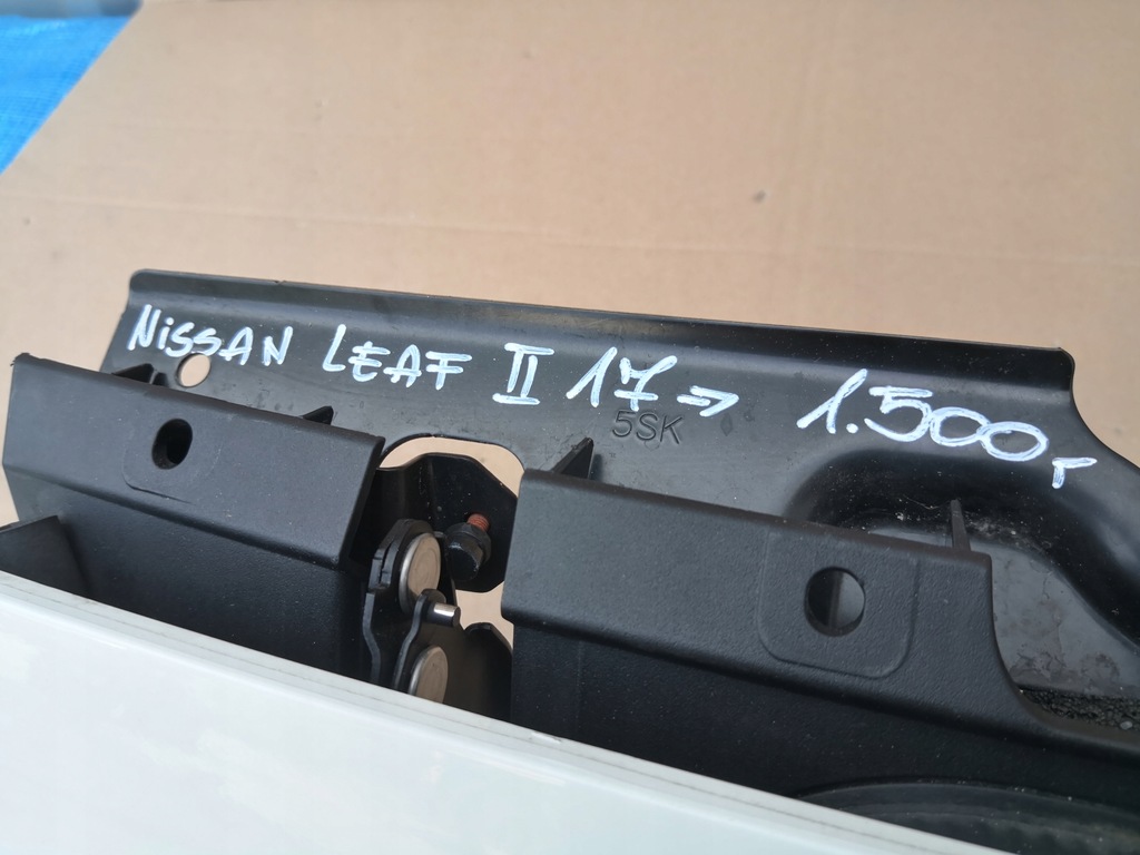 фото №13, Nissan leaf ii 17- корпус порт зарядки каркас