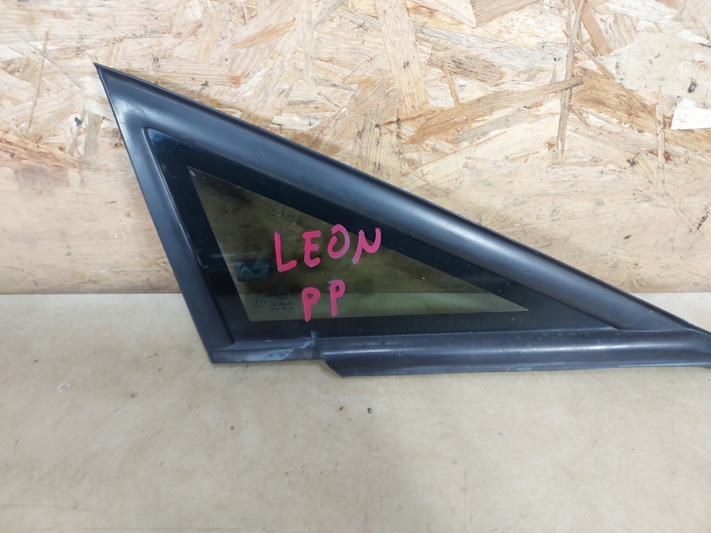 фото №1, Leon ii стекло кузовная треугольник правый перед