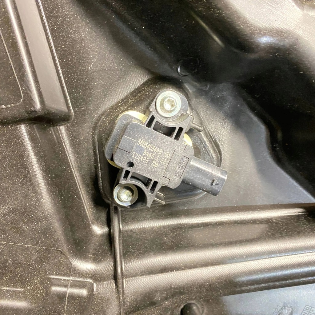 фото №7, Dodge charger 2017 права сторона підйомники вікон