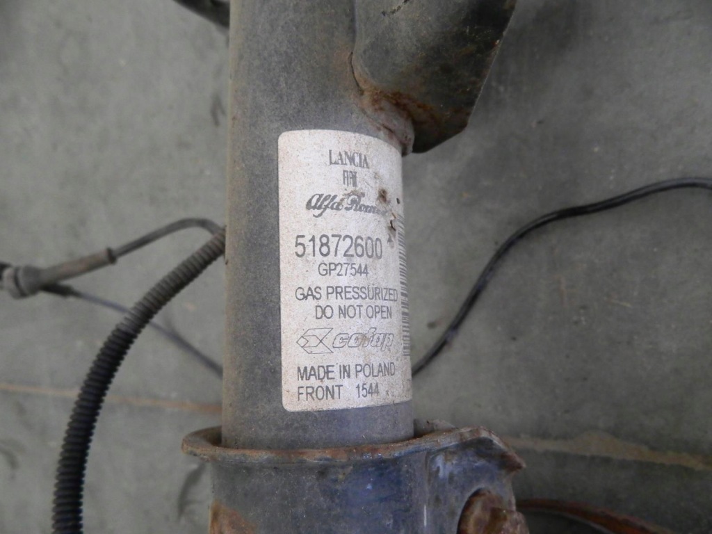 Купити Амортизаторна стійка поворотний кулак fiat linea 1.3 16v m-jet 2007-2015r. лівий