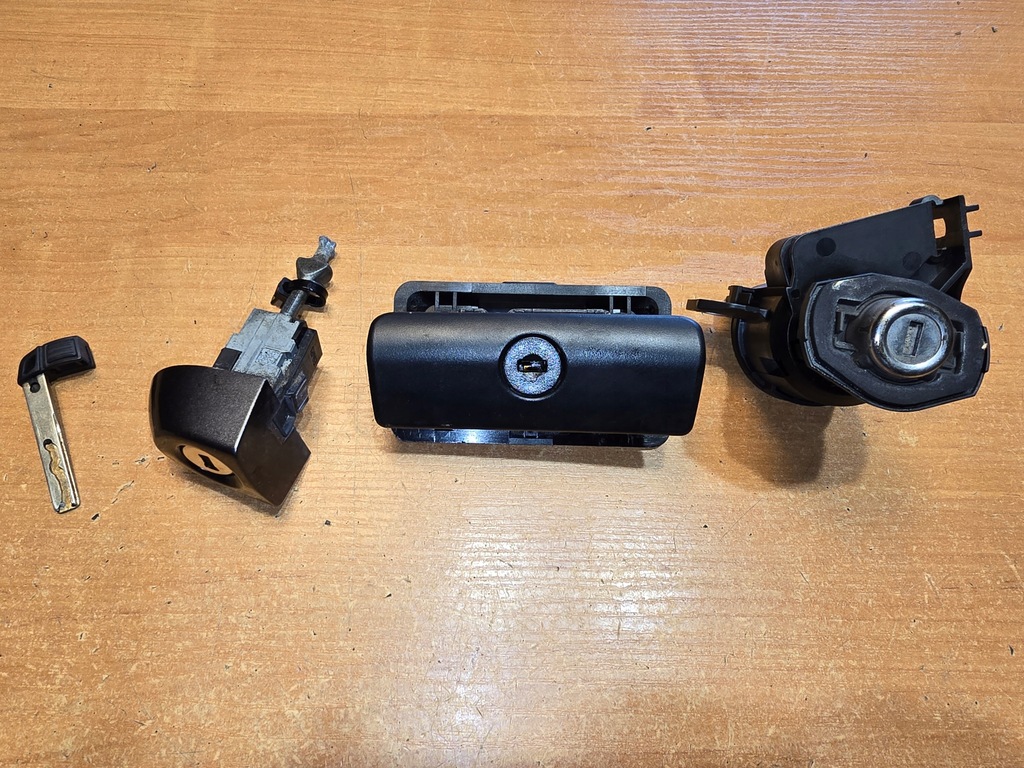 фото №7, Bmw 3 e92 вкладка двері ключ замок кришка багажника бардачок angilk uk