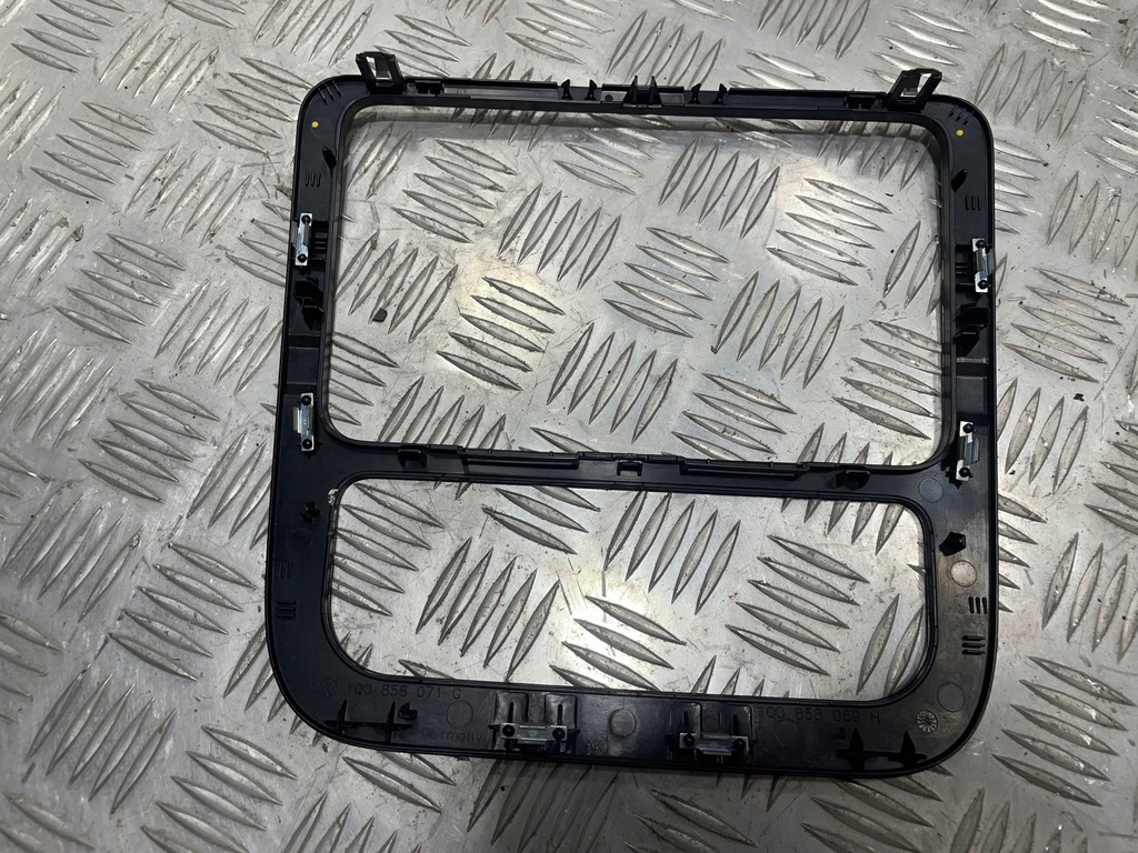 фото №6, Рамка радіо навігації панелі обдув czarna vw scirocco 1q0858069h