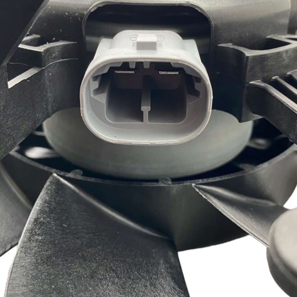 Новий оригінальний номер вентилятор радіатора renault dacia 1.3 tce в Україні