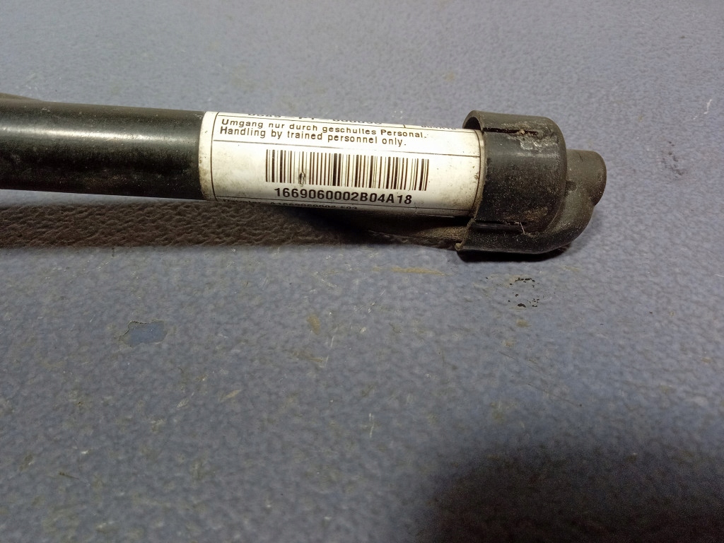 Mercedes gle w292 пиропатрон пиротехнический петля капот 1669060002 в Украине