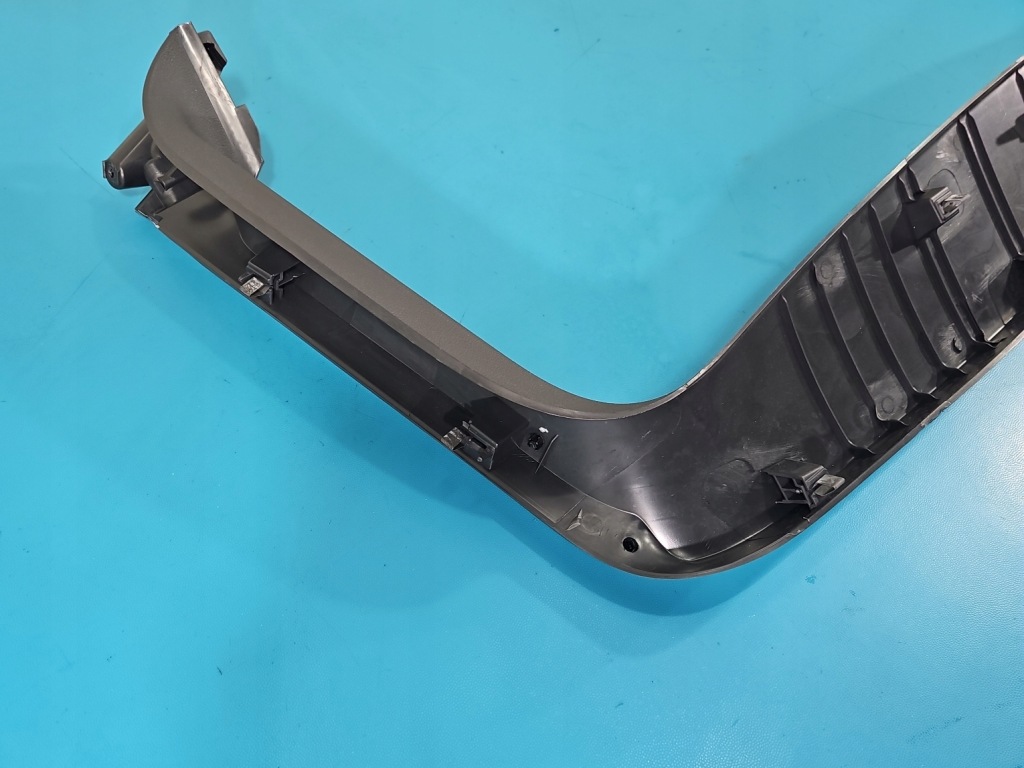 Оббивка кришки задній обшивка багажника задній skoda kamiq 658867605 Ціна