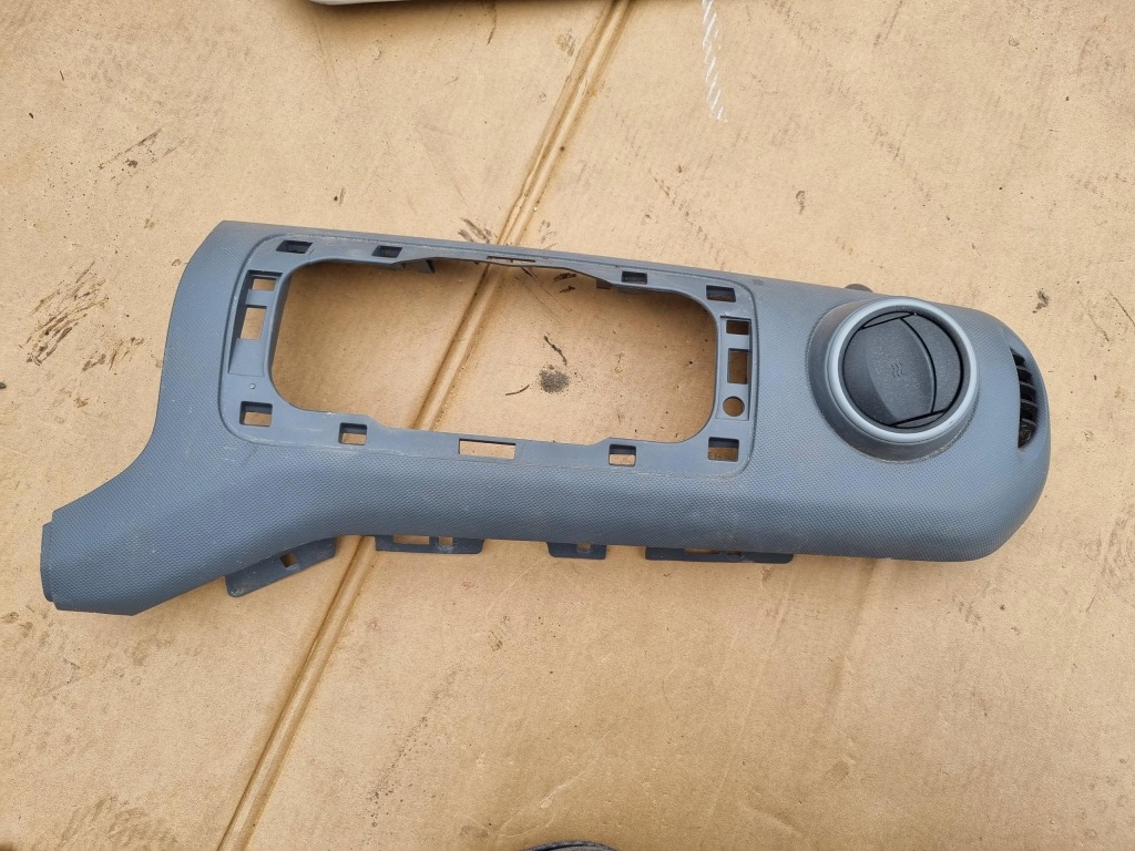 фото №1, Пластик захист консолі права partner berlingo iii 9681842777