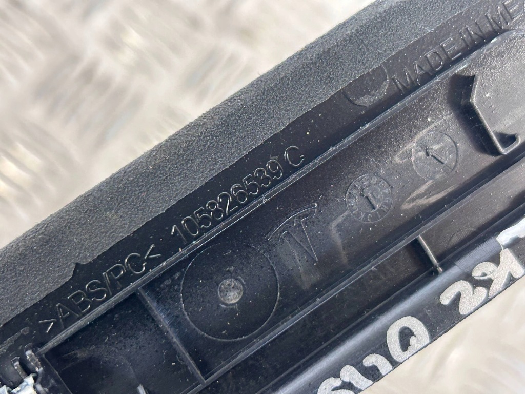 Інша частина салону tesla model x 105826539c Зі Шроту