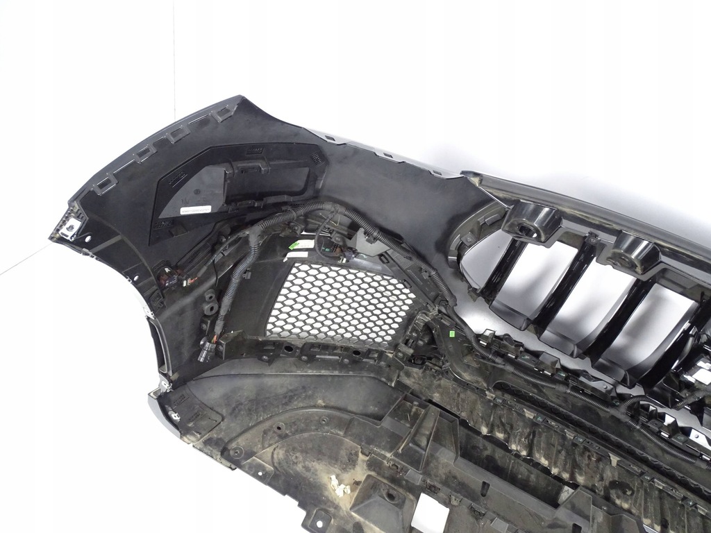 фото №11, Бампер перед передний maserati grecale m182 trofeo карбон