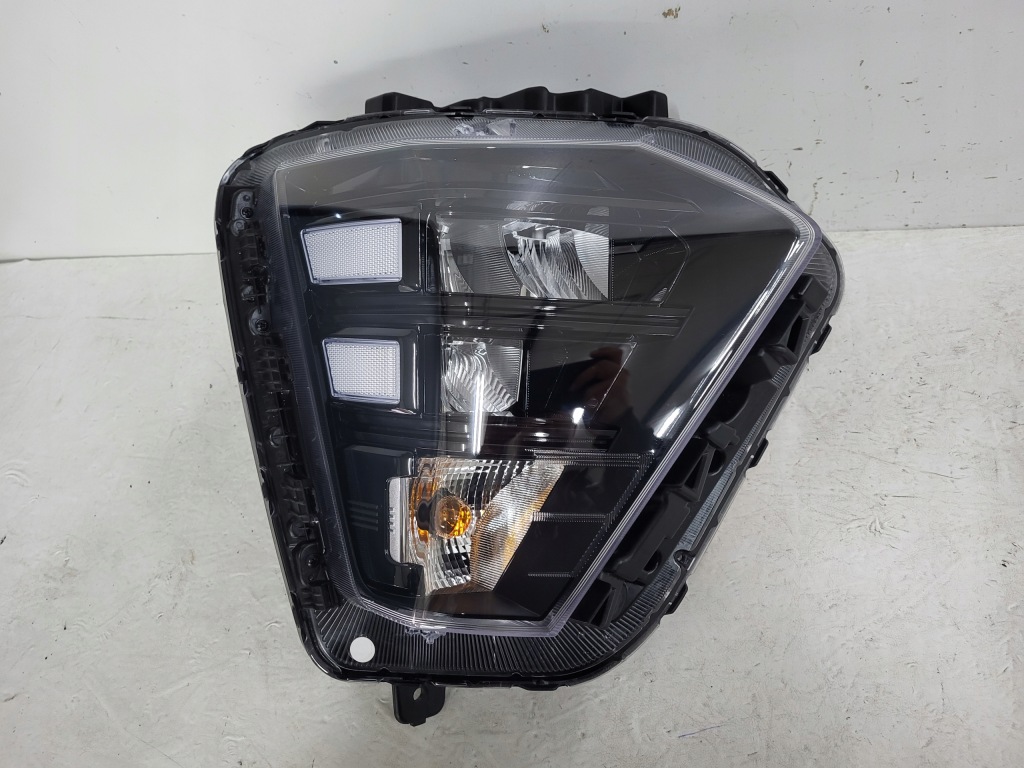 фото №1, Лампа перед права hyundai kona ii 92102be050