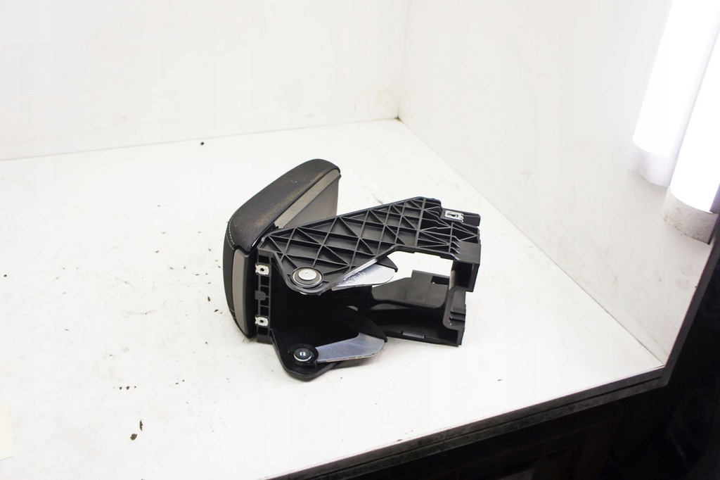 фото №5, Ll102 skoda scala подлокотник