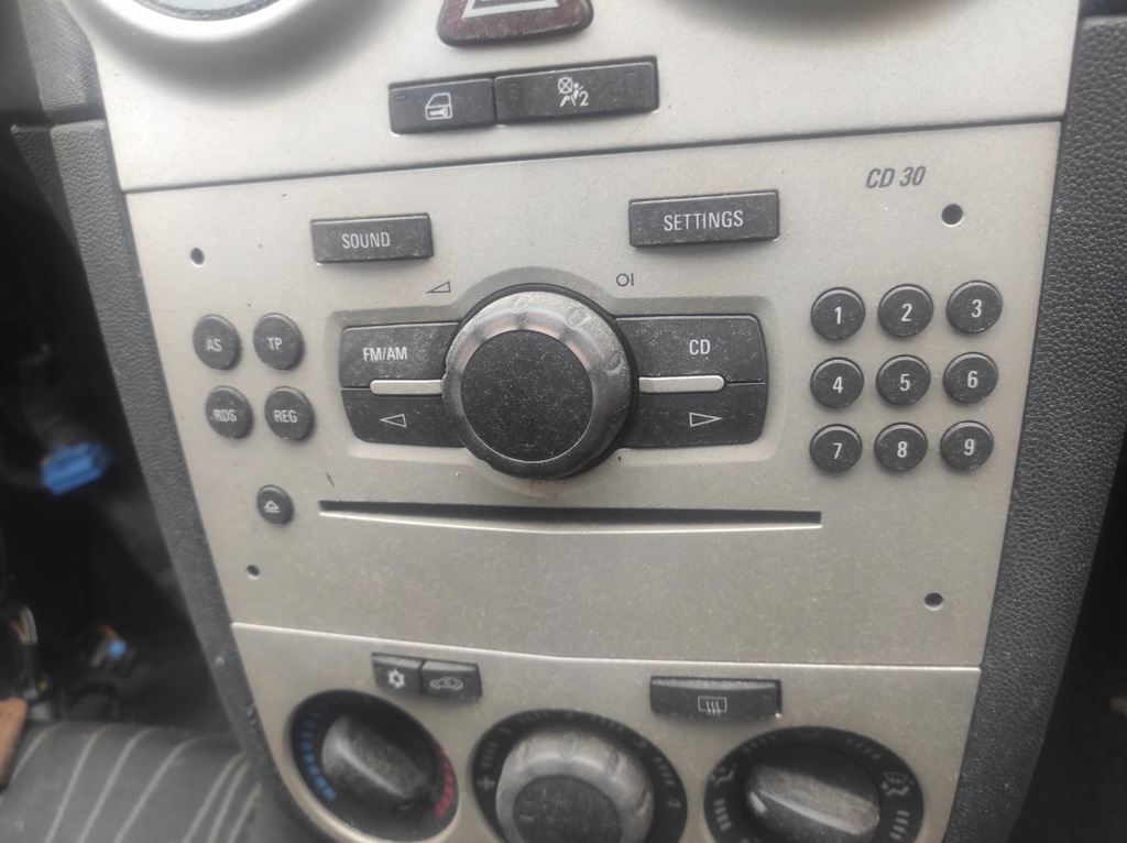 фото №1, Радио заводской opel corsa d