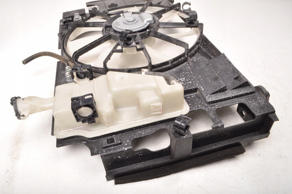 фото №6, Toyota yaris iii auris i avensis iii 1.5 вентилятор радиатора 89257-12020