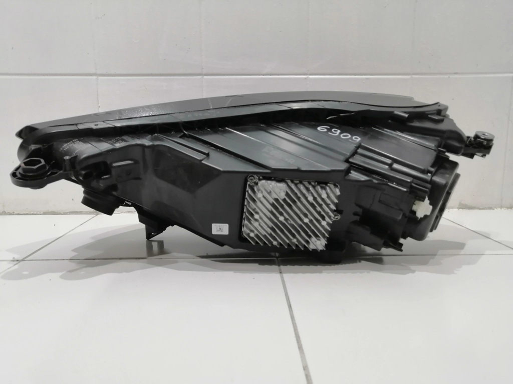 Фара правий передня перед audi q5 рестайлінг  фаркоп 6909 Доставка