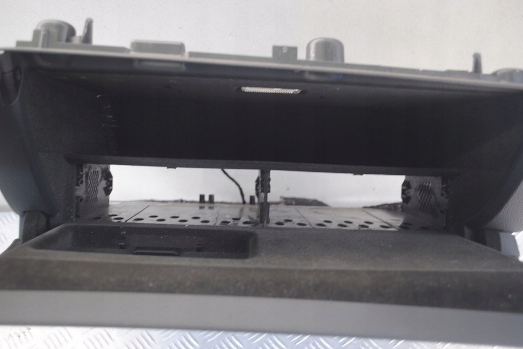 фото №7, Бардачок пасажира 4f1857035bf soul audi a6 c6