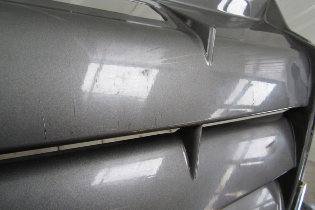 Решітка радіатора решітка  бампер перед cadillac srx 1 03-09 Зі Шроту