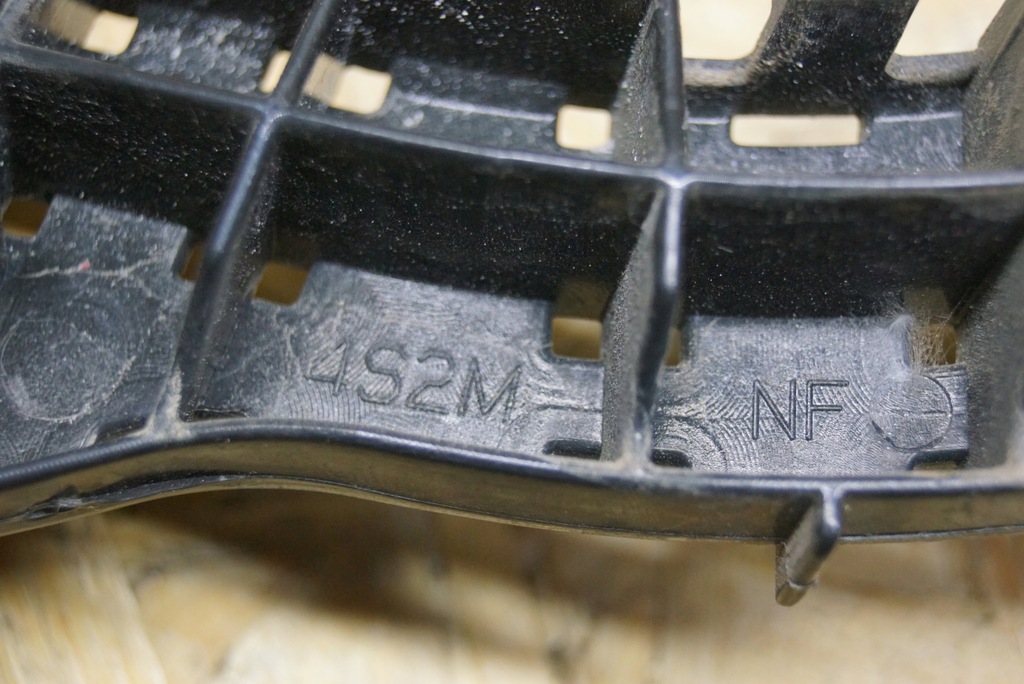 фото №12, Subaru wrx напрямна кронштейн бампера правий задня