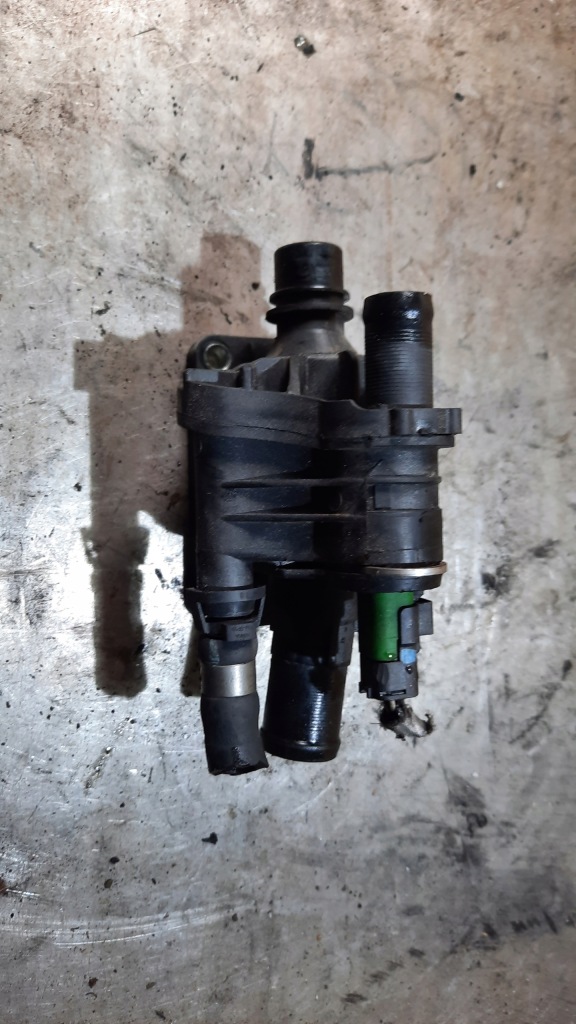 фото №1, Корпус термостата volvo s40 ii v50 1.6 hdi 109km