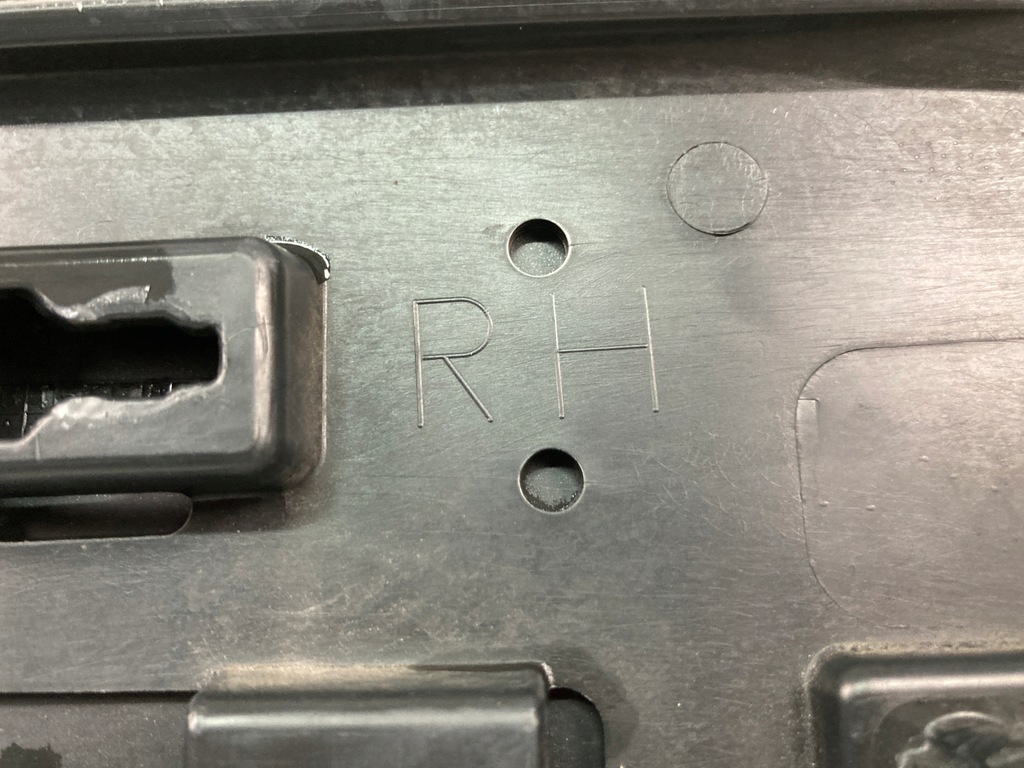 фото №10, Молдинг дверь правая задняя vw touareg iii r-line