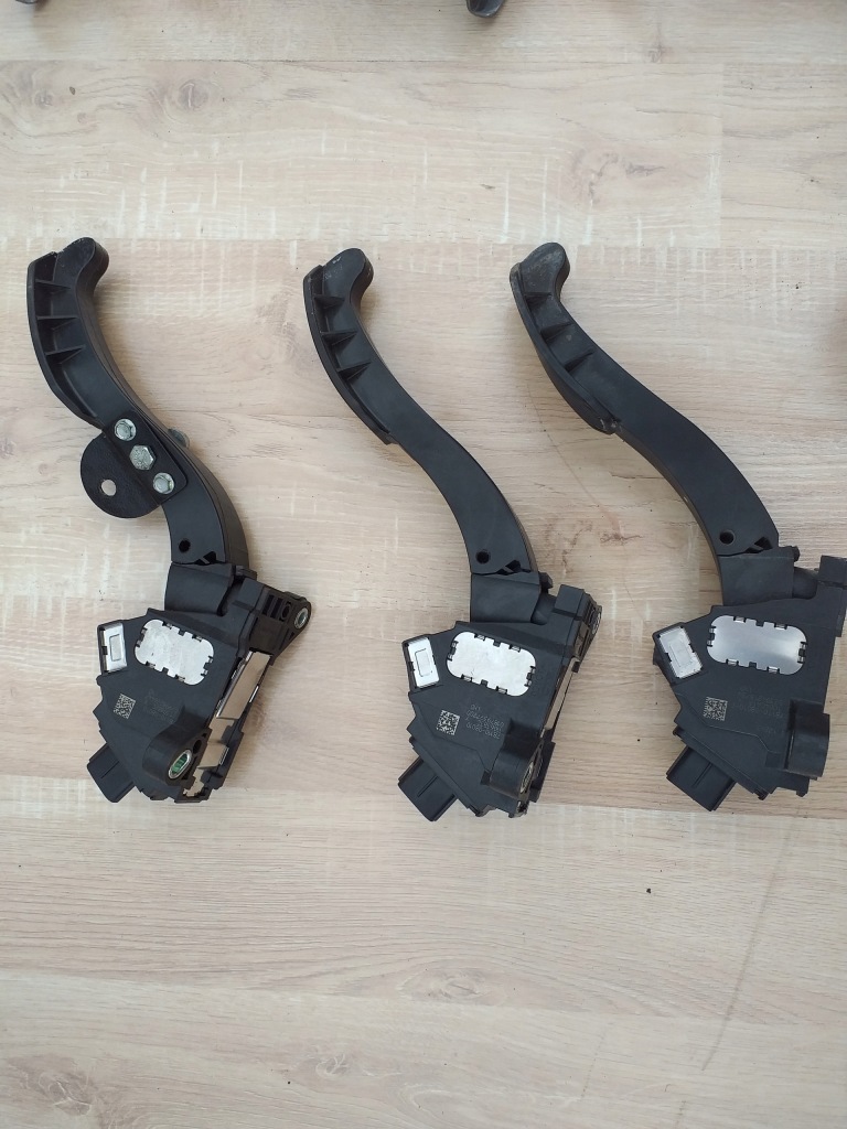 фото №1, Toyota sienna 11- педаль газа потенциометр