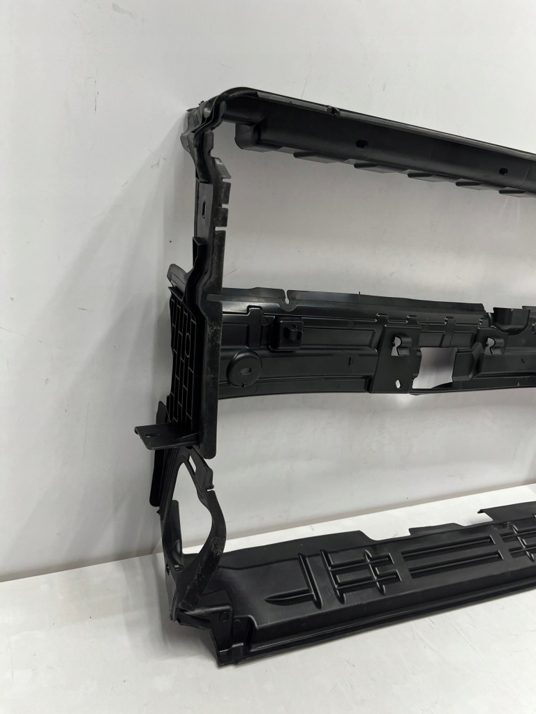 Bmw 4 g26 корпус радиатора Цена