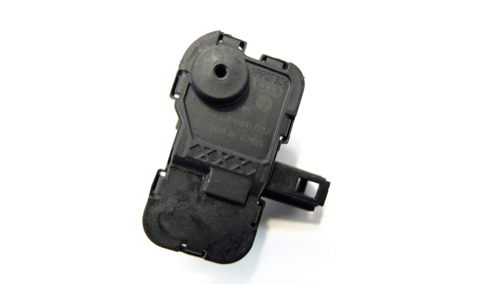 фото №8, Skoda fabia iii привід кришка заливної пального 7p0810773f