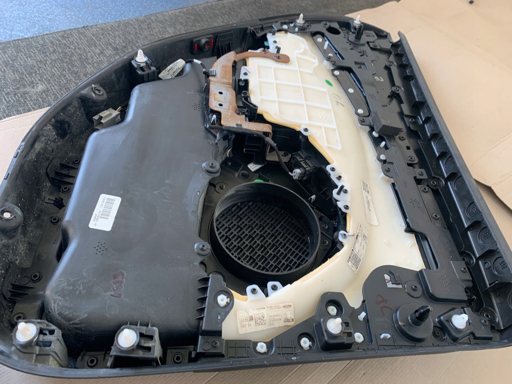 фото №13, Ford mustang mach-e rwd 21r обшивка обивка дверь правый задняя задний оригинал