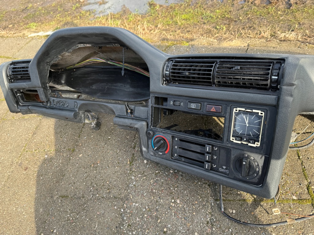 фото №9, Bmw 3 e30 coupe панель приладів приладова панель приладів оригінал комплектна