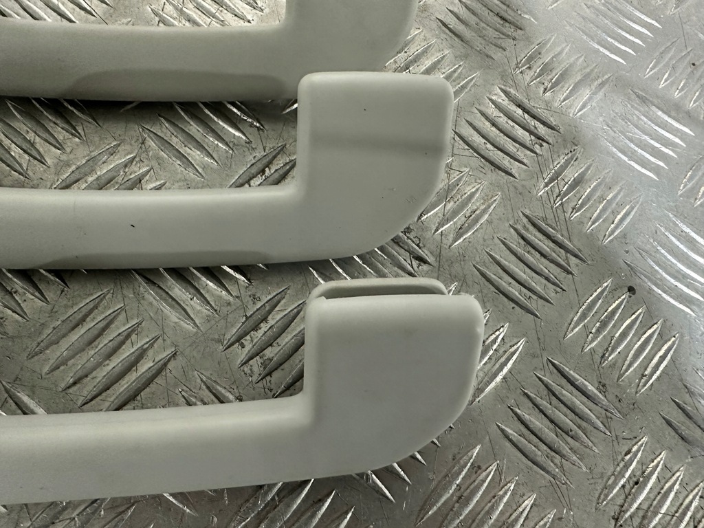 фото №2, Opel astra l ручки потолочный описание!!!!