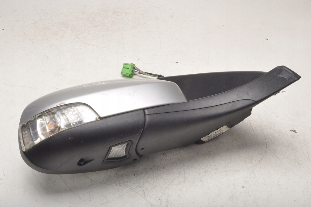 фото №8, Volvo c30 зеркало правое электрический 8 pin uk