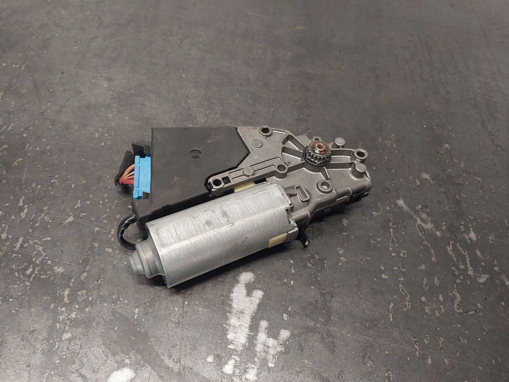 Моторчик люк volkswagen passat b5 рестайлінг  174033 в Україні