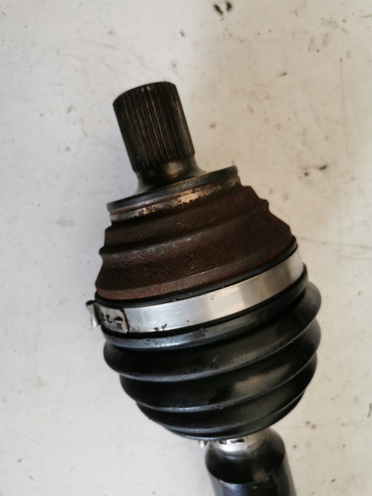 Приводной вал правый  vw skoda seat audi 1k0407272cc Недорого