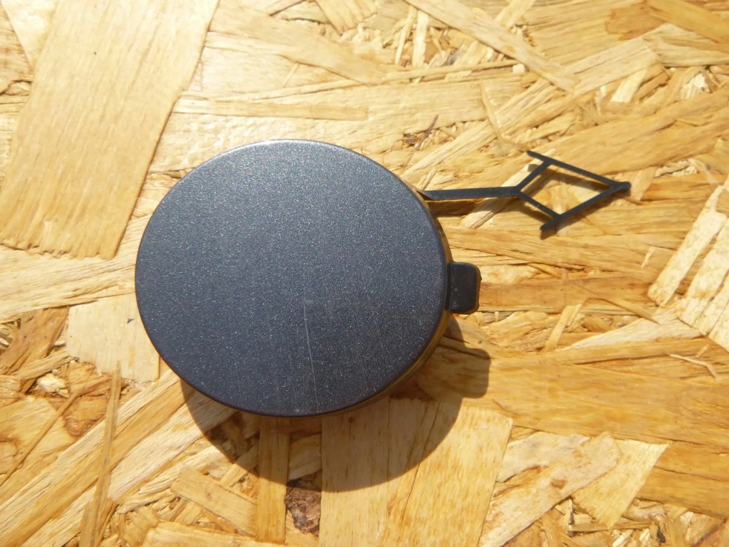 фото №1, Vw t-roc 17- заглушка фаркоп hak бампер перед 2ga807241m