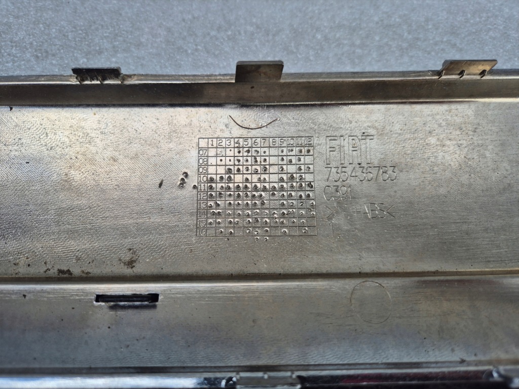 Накладка хром бампера задній fiat 500 2008-2016r 735436783 s26272036 Зі Шроту