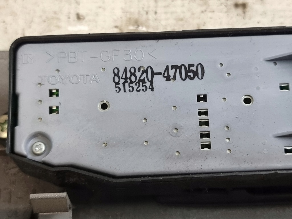 фото №11, Переключатель панель окон зеркал левый перед 84820-47050 toyota prius ii 08r