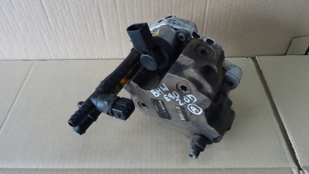 Bmw e90 2.0d насос упорскування 0445010045 Оригінал