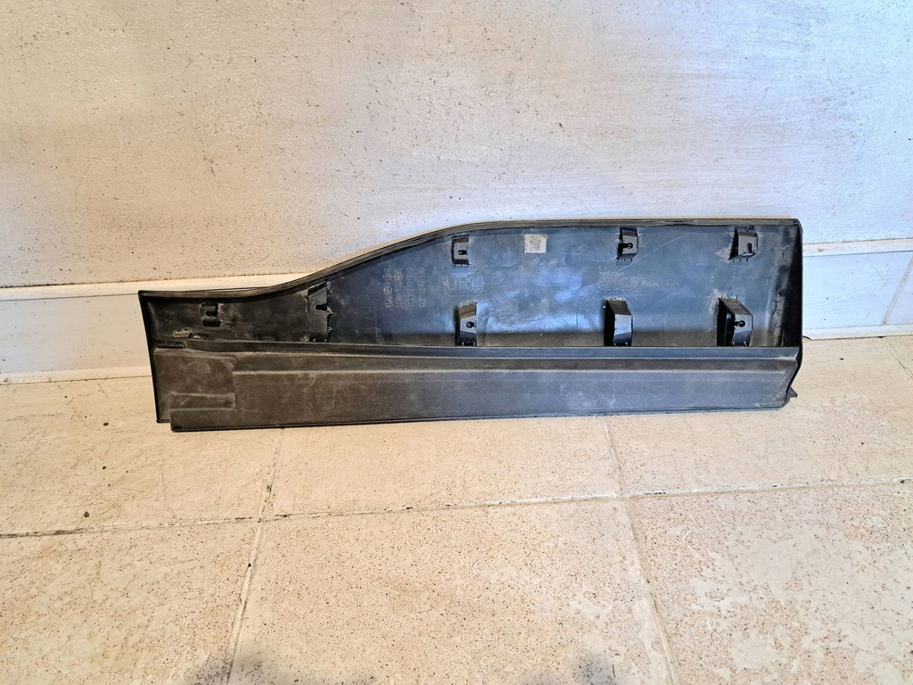 фото №6, Toyota corolla cross 2020 задня сторона ліва молдинг двері задніх