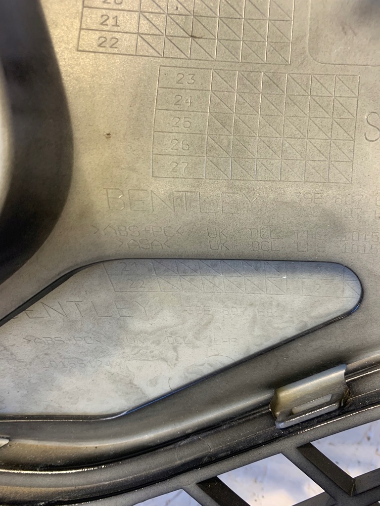 фото №7, Решётка радиатора решётка левая bentley flying spur