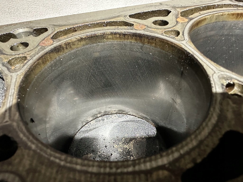 фото №7, Блок двигуна dół wał поршні 1.8 tsi tfsi cda 06h103021l