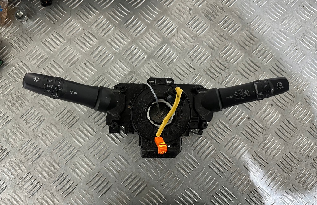 фото №1, Mitsubishi space star ii переключатель комбинированный 8617a132